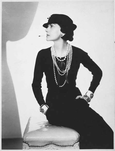 historia coco chanel|coco chanel diseños mas famosos.